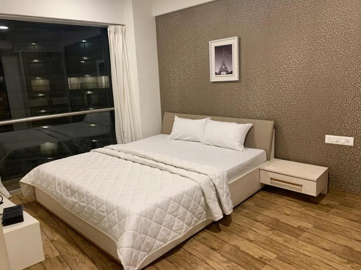 סוראט Honest Homes At Rajhans Belliza, Appartment Units מראה חיצוני תמונה