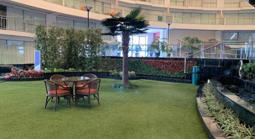 סוראט Honest Homes At Rajhans Belliza, Appartment Units מראה חיצוני תמונה